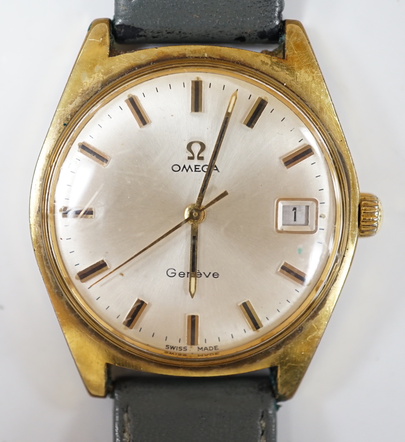 A gentleman's steel and gold plated Omega manual wind wrist watch, with date aperture, on associated strap, case diameter 35mm, no box or papers.